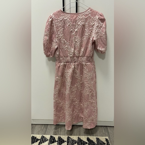 Pink Puff Sleeve Metallic Jacquard Midi Dress - Picture 3 of 3